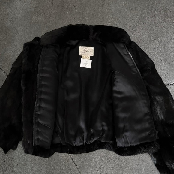 Luxurious Back Rabbit Coat - Picture 8 of 8